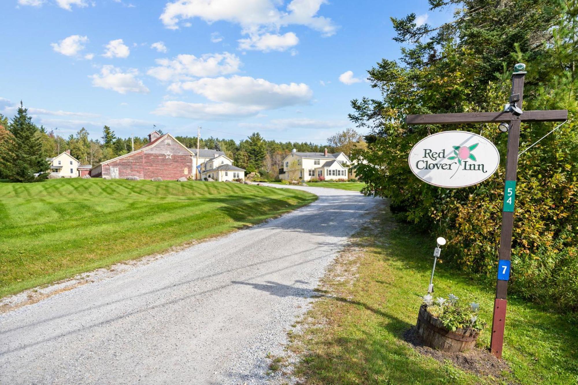 Red Clover Inn Mendon Екстериор снимка
