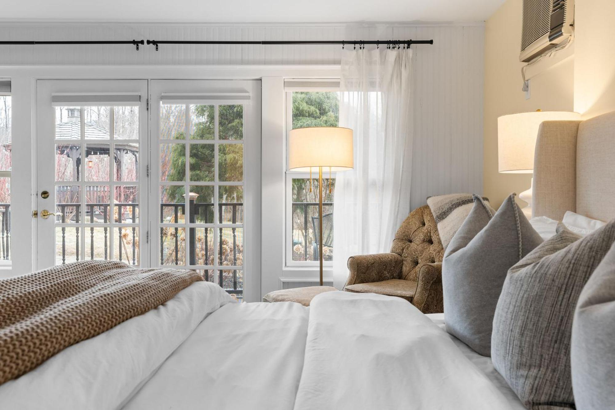 Red Clover Inn Mendon Екстериор снимка