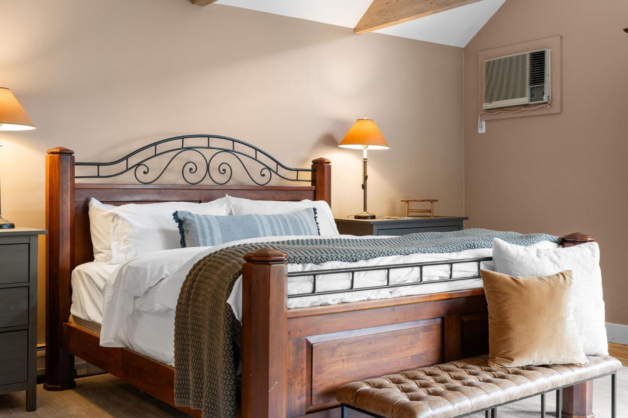Red Clover Inn Mendon Екстериор снимка